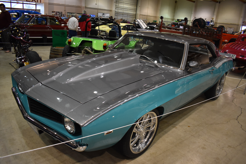Illustration for article titled Salem Roadster Show Coverage